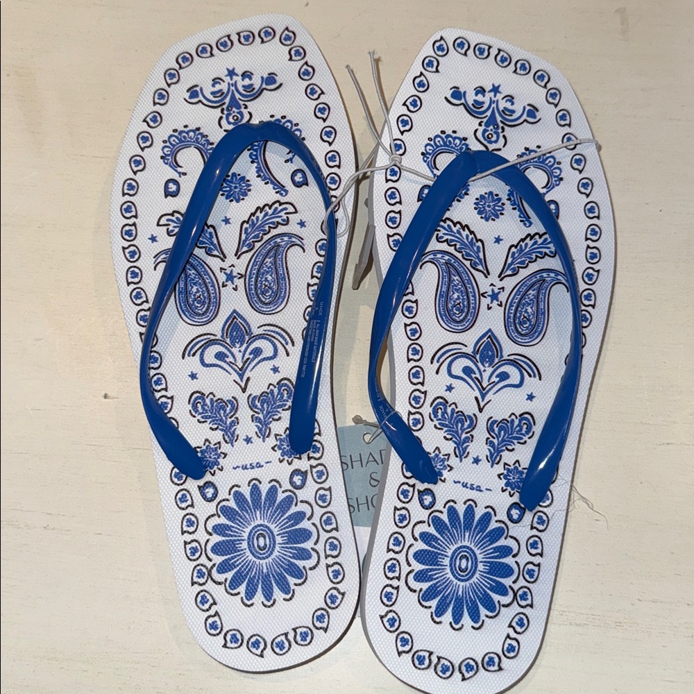 Blue and White Paisley Flip Flops 9 NWT